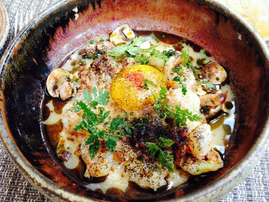 Husk signature dishes Benton’s Country Ham
Shrimp and Grits
Bear Creek Strip Steak